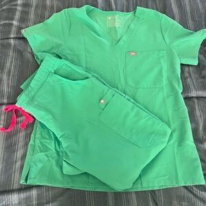 Figs Surgical Green Scrub Set (PO#2822, PO#1917)